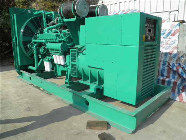 佛坪发电车出租-柴油发电机组在使用的过程中应该做好哪些防护工作