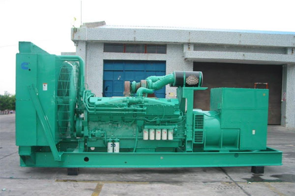 佛坪工厂发电机应急发电时如何更准确地检查发电机状态？