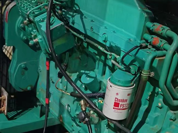 佛坪如何确定新的发电机组控制系统是否与原系统兼容？